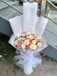 send-pink-yellow-roses-bouquet-online