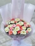 send-pink-yellow-roses-bouquet-online