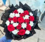 send-red-roses-bouquet-online-black-wrap