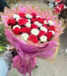 red-roses-bouquet-with-white-flowers-for-delivery
