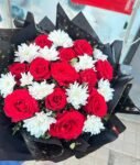 send-red-roses-bouquet-online-black-wrap