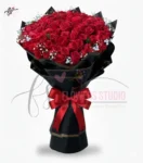 Valentine Red Roses Bouquet – Romantic Valentine Flowers in Faisalabad