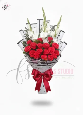 Elegant Red and White Roses Bouquet Faisalabad – Premium Mixed Flowers