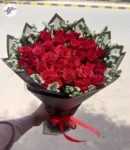 premium-red-rose-bouquet-white-craze-black-wrapping
